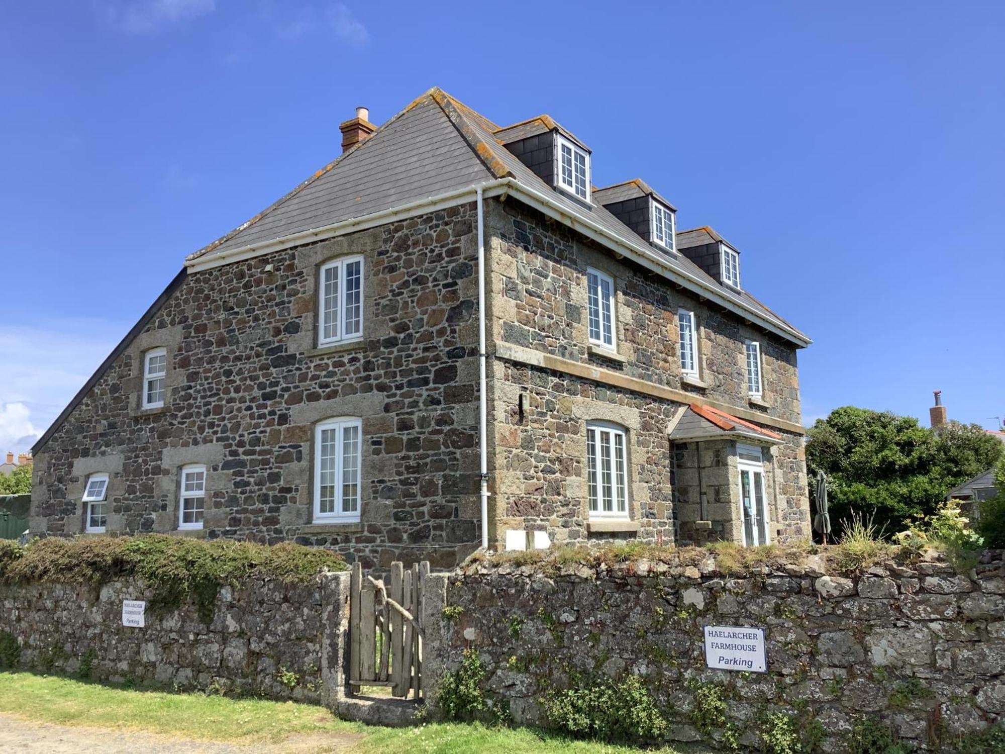 Haelarcher Farmhouse And Helicopter B&B Lizard Exterior photo